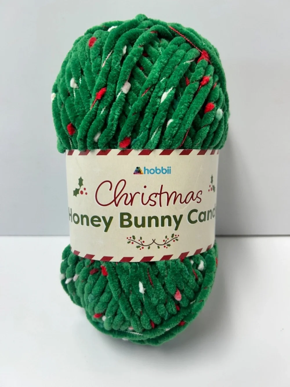 New Hobbii Christmas Honey Bunny Candy 4 Skein Yarn Lot Green Red White Chenille